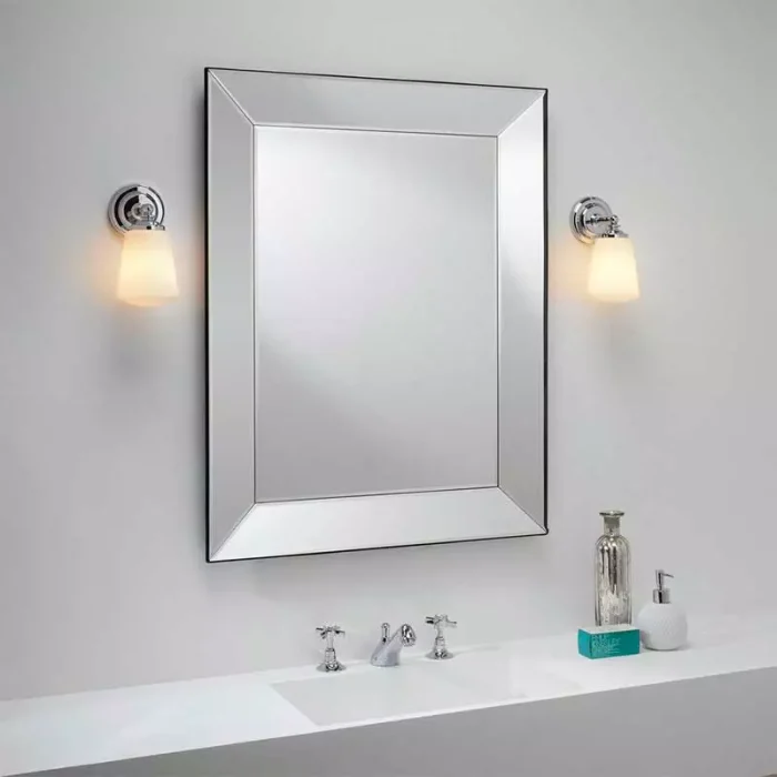 IP44 White Chrome Bathroom Wall Light