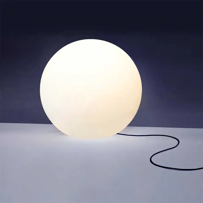 Medium Ball Garden Light