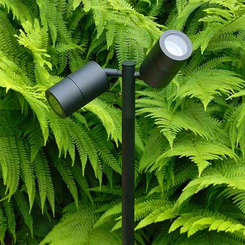 Twin mounted spike light for garden