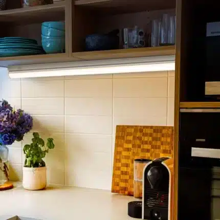 T5 LED CCT 20W under cabinet light in kitchen