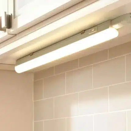 T5 LED CCT 8W under cabinet light in kitchen