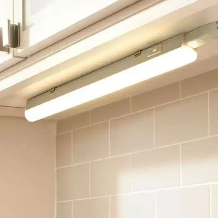 T5 LED CCT 8W under cabinet light in kitchen